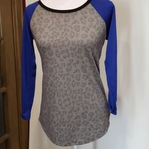 𝅺American Eagle Outfitters Cheetah Print Top